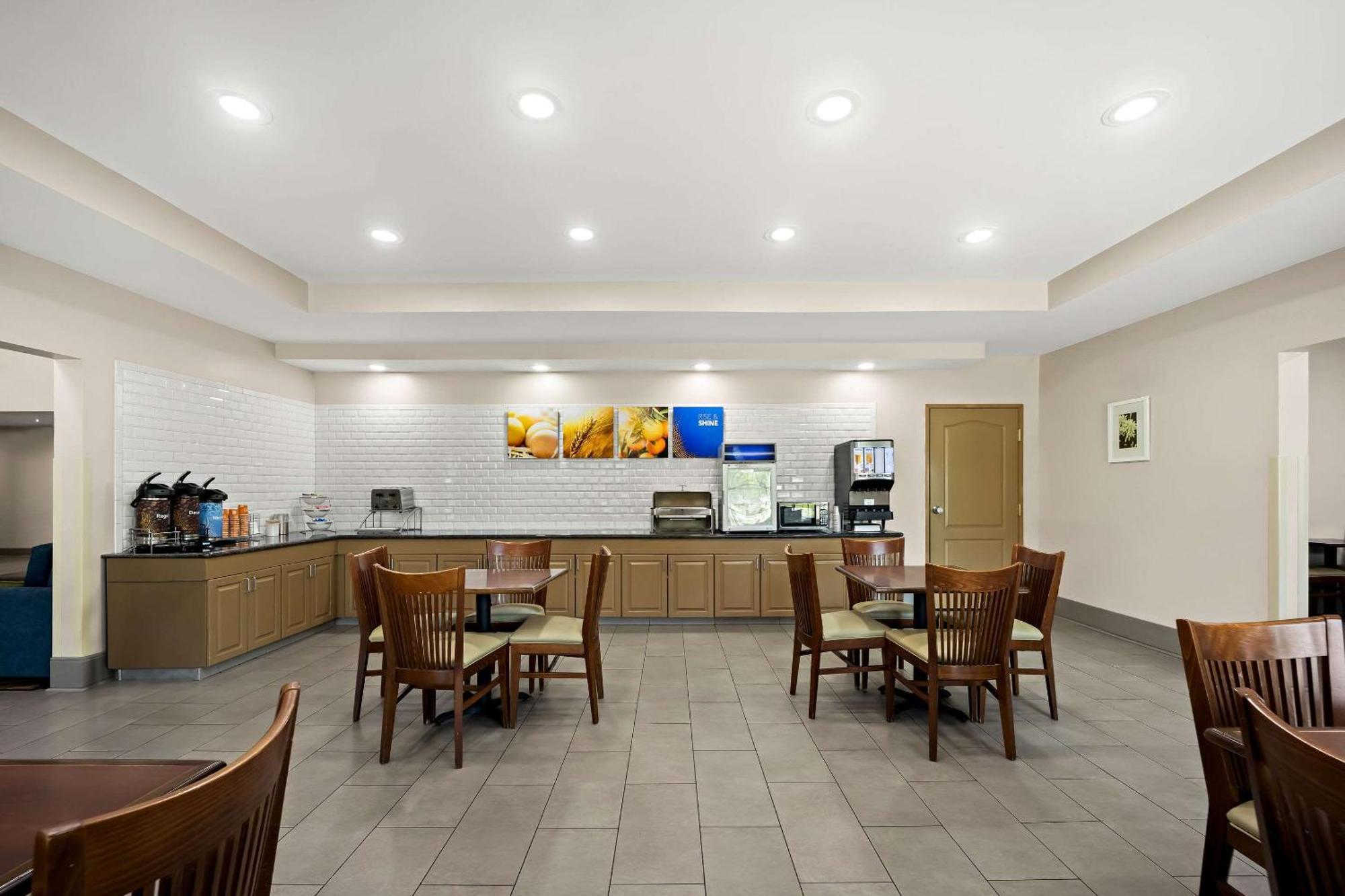 Comfort Inn & Suites High Point - Archdale Экстерьер фото